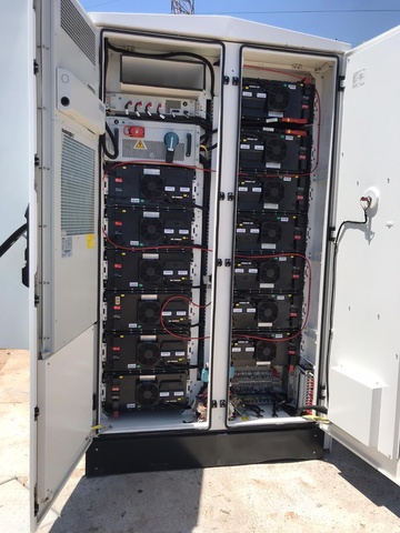 Bess BYD electro terminal Punto Solar.jpeg