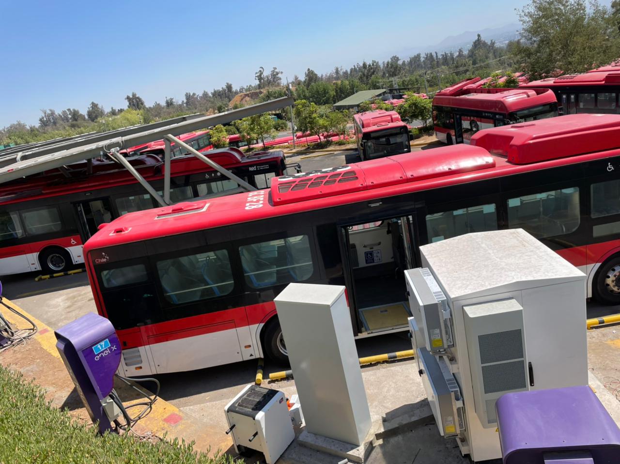 Bess BYD Electroterminal Punto Solar.jpeg