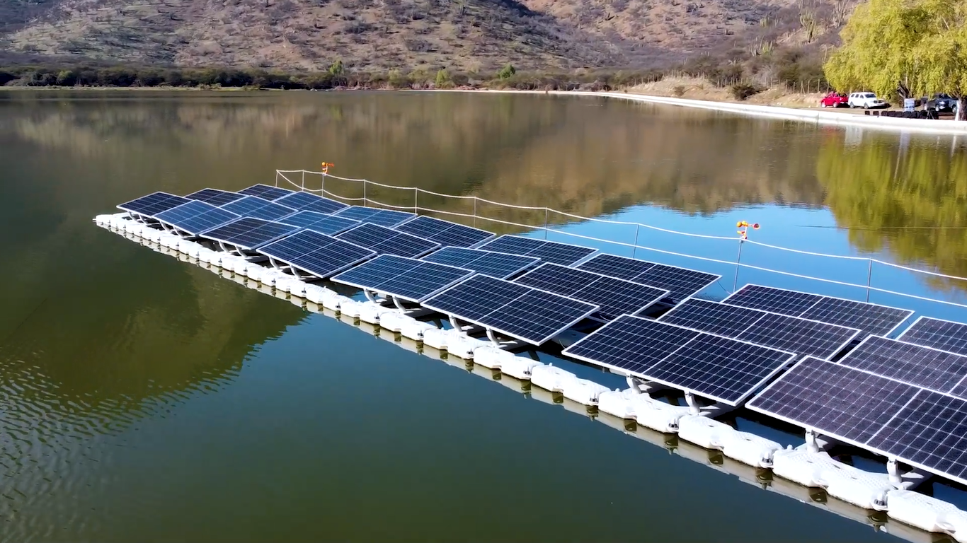 Planta solar Flotante canal hospital 2 Punto Solar.png